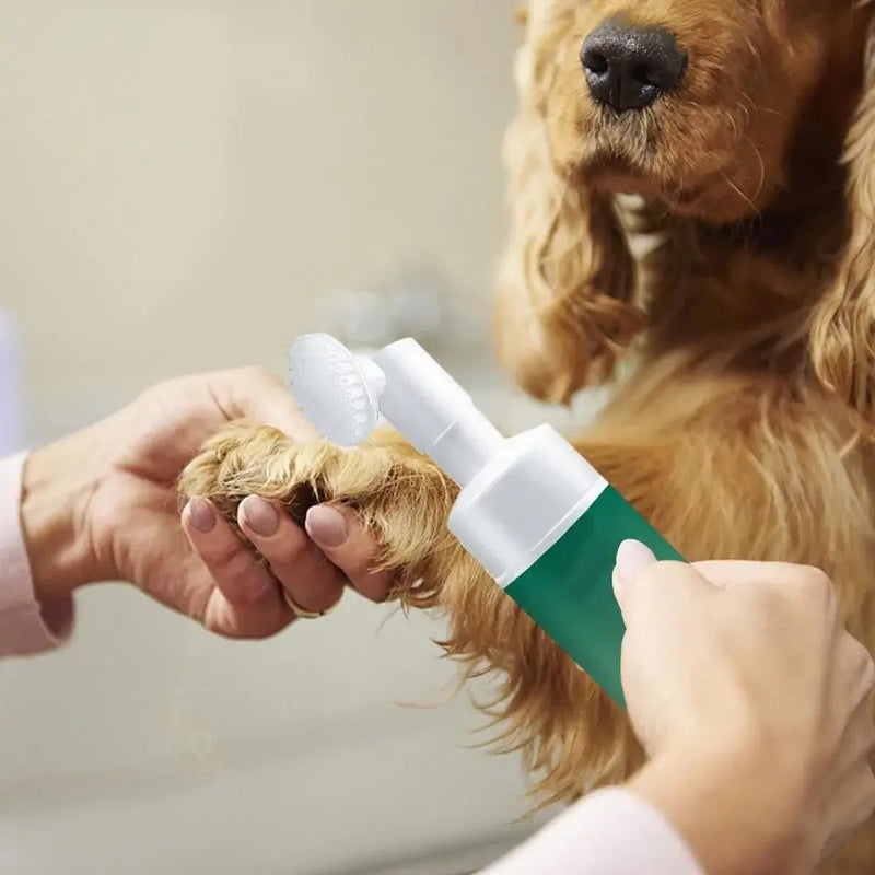 No-Mess Pet Paw Cleaner – Quick Cleaning & Hydration