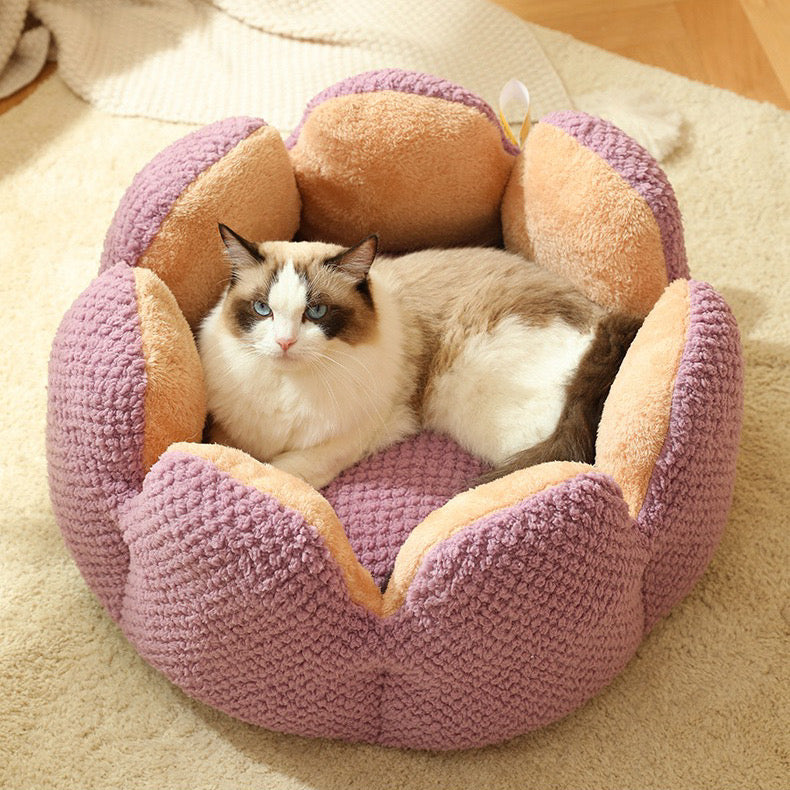 Flower Cat Bed – Cozy, Stylish & Adorable