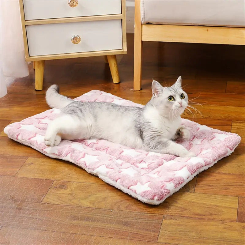 Snuggly Star Ultra-Warm Pet Bed – A Cozy Retreat for Your Pet