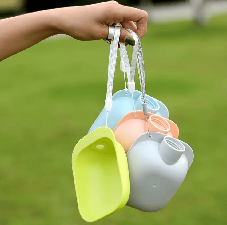 Portable Dog Water Bottle Cap – Leak-Proof Travel Water Bowl for Dogs