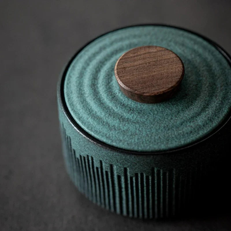 Green Glass Pet Memorial Urn — Elegant Keepsake for Your Companion